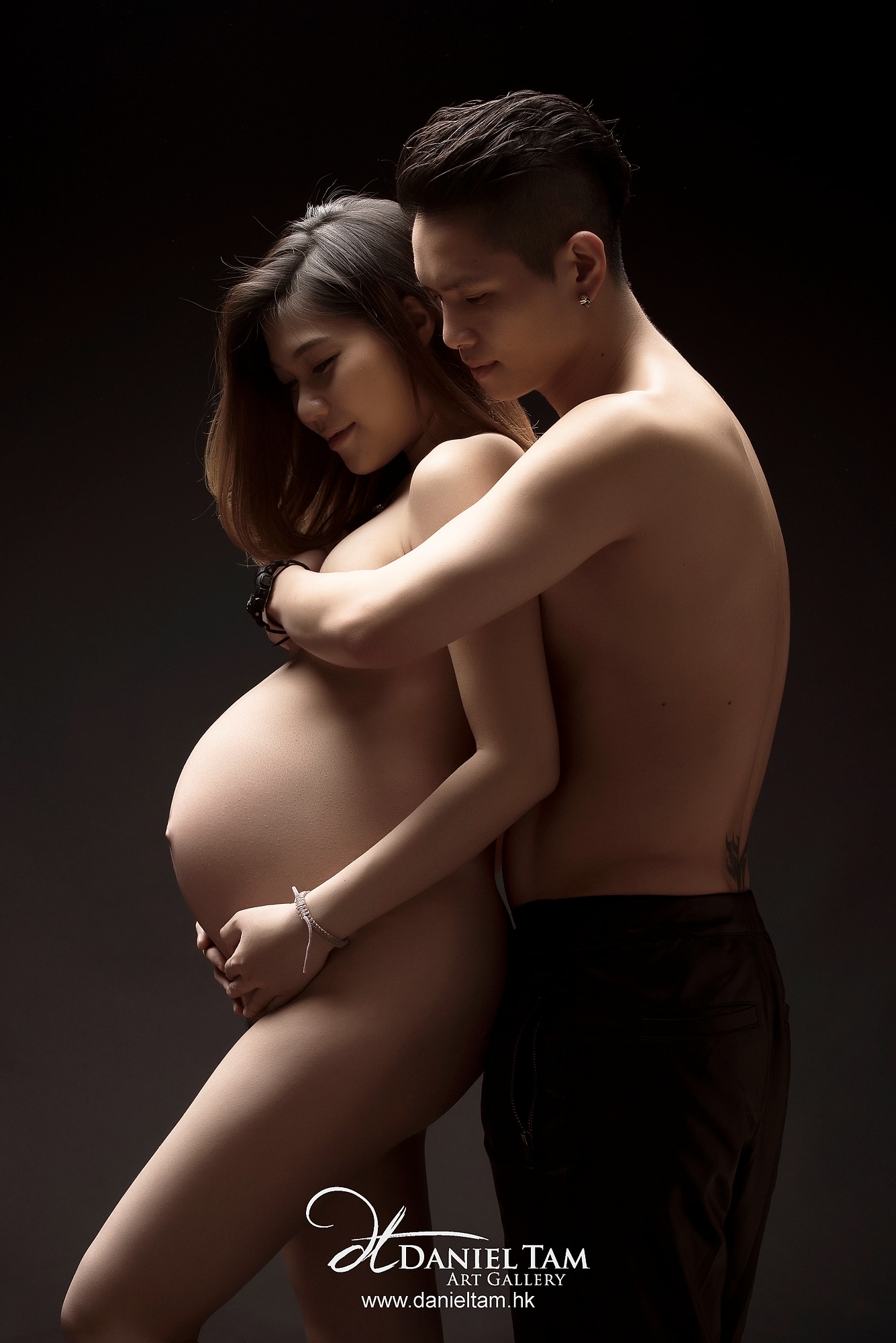 The Naked Truth Behind Taking Ridiculously Good Nude Pregnancy Photos